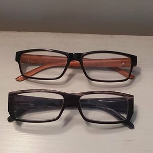 2 Pair of +2.00 Readers